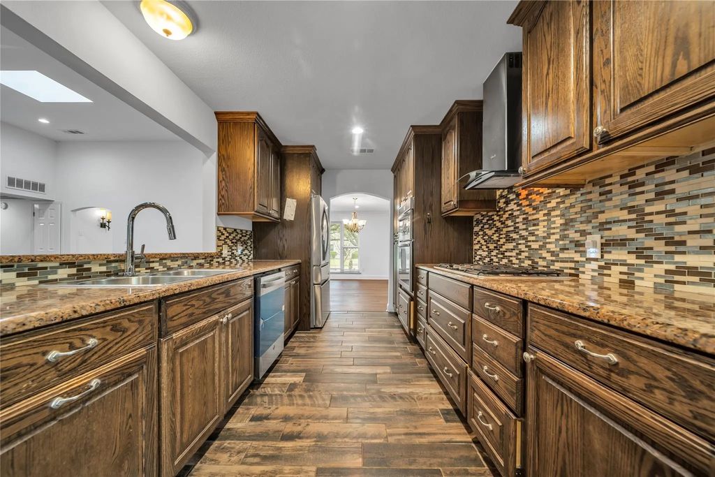 2516 Pinebluff Drive, Dallas