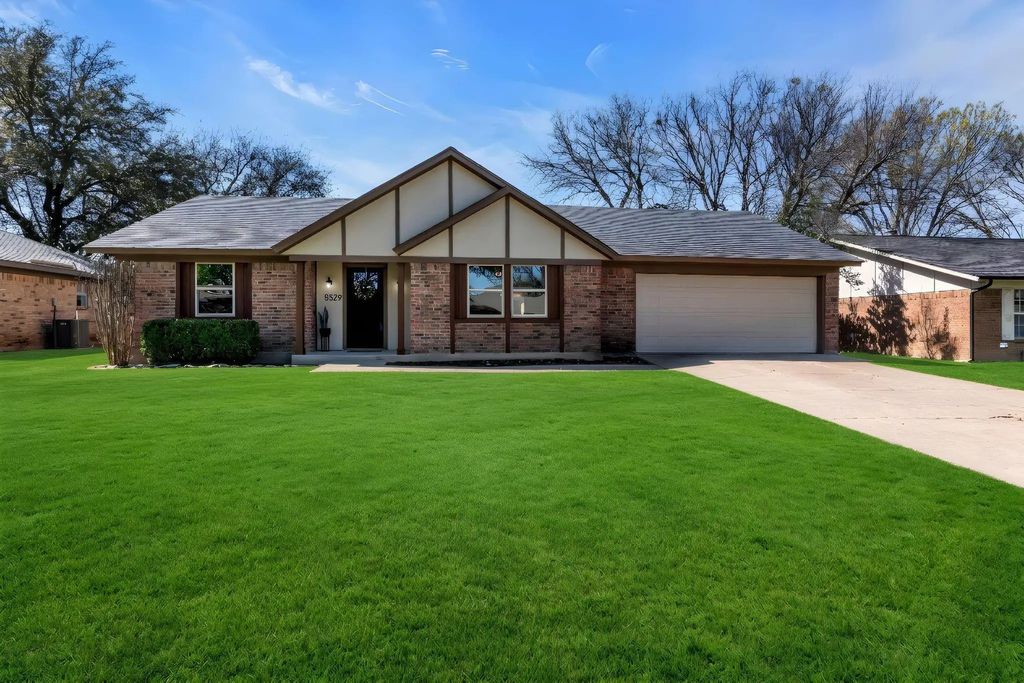 5529 Wood View Street, North Richland Hills