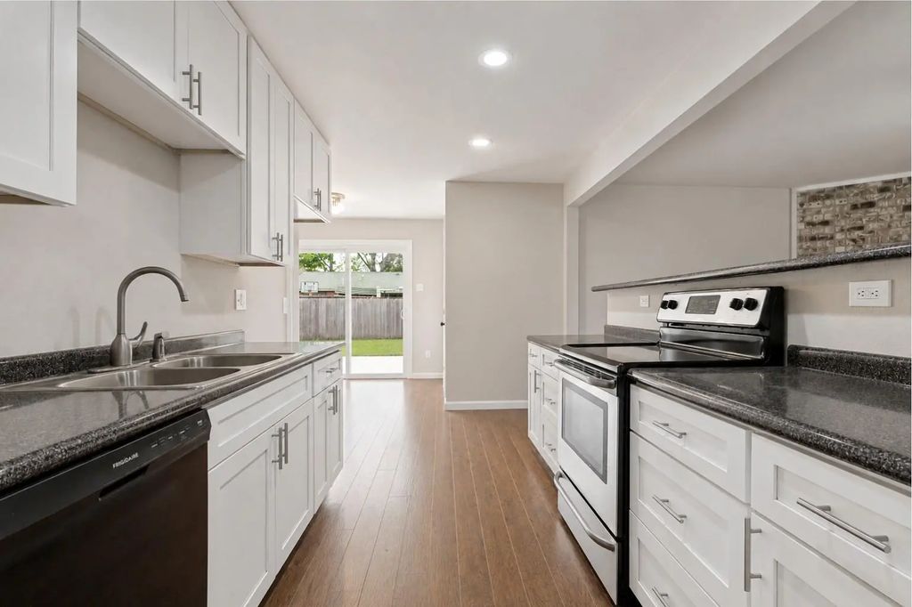 1213 W Blanco Lane, Garland