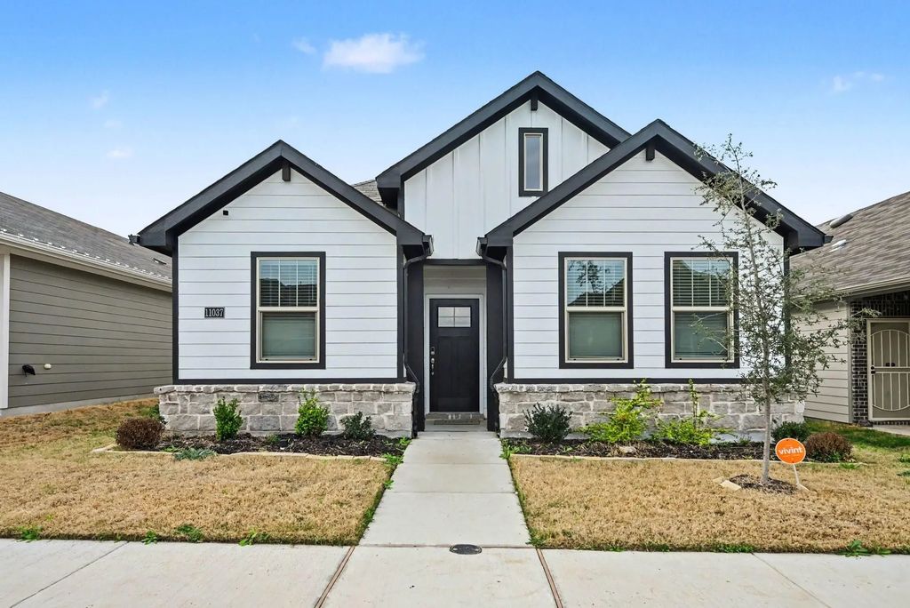 11037 Firebrush Lane, Fort Worth