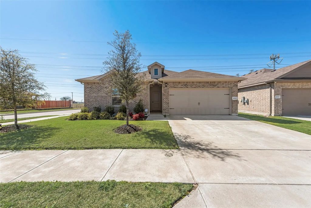8901 Timber Gulch Circle, Fort Worth