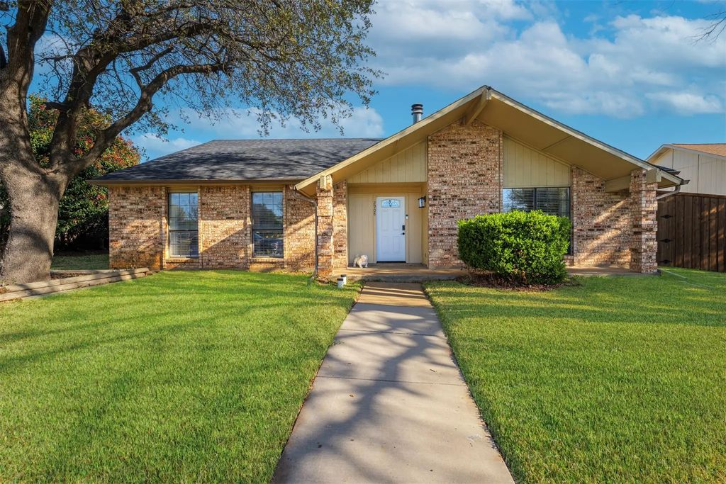 2908 Canterbury Lane, Flower Mound