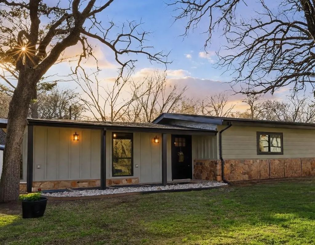 1006 Newell Drive, Hudson Oaks