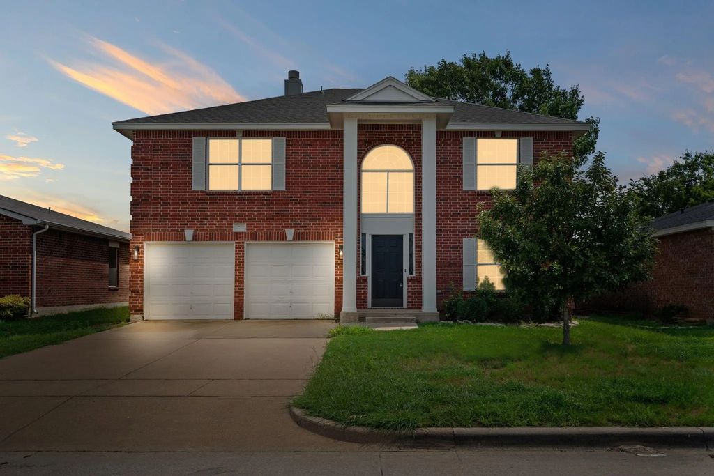 8712 Limestone Drive, Fort Worth