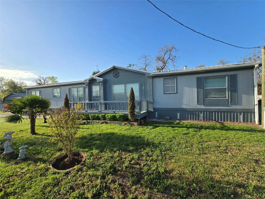813 W 12th Street, Cameron