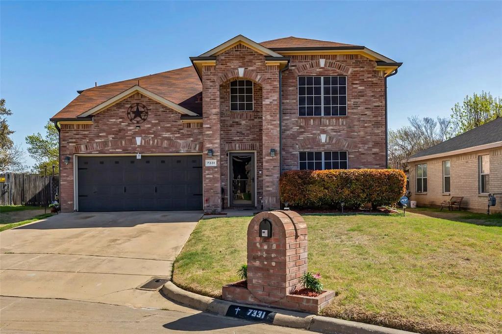 7331 Tree Ridge Court, Fort Worth