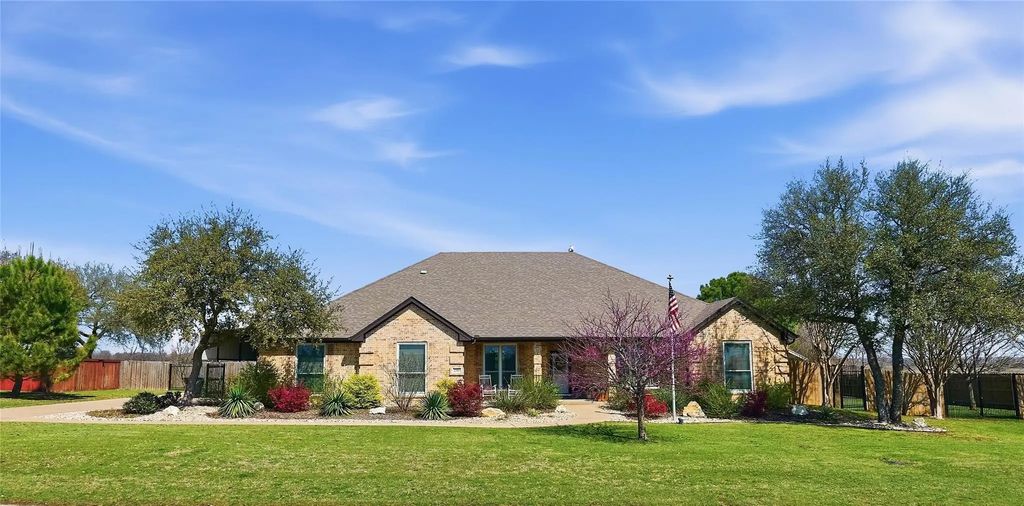 2515 Lakeshore Drive, Cleburne