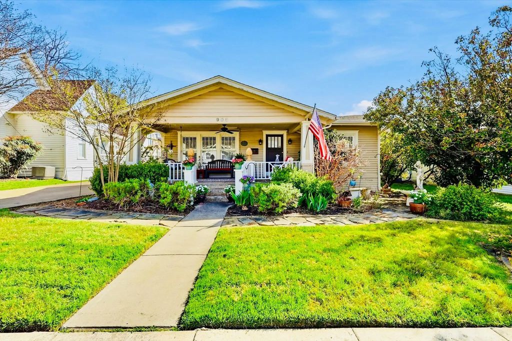 905 Tucker Street, McKinney