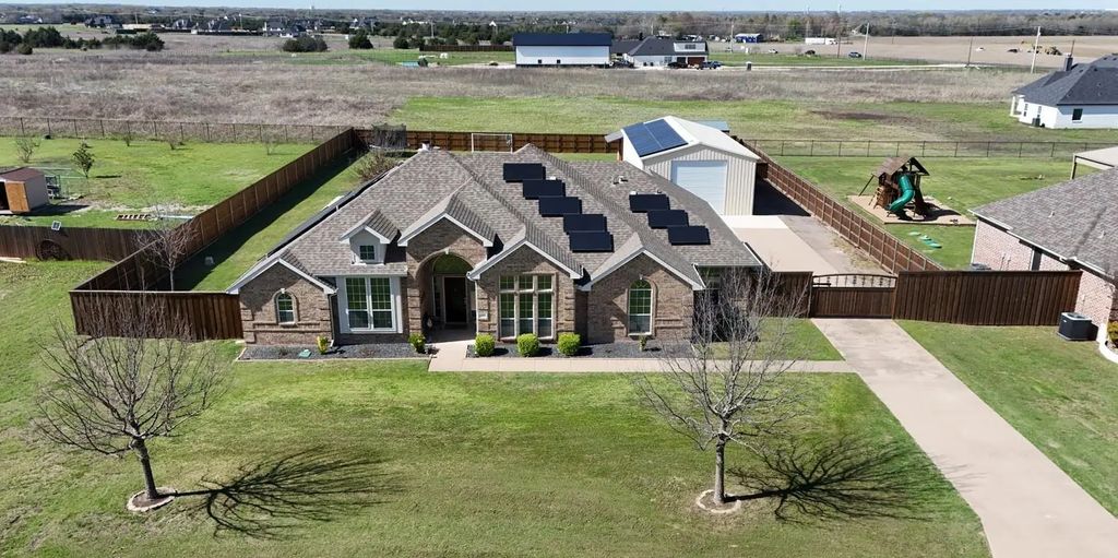 118 Chazlynn Court, Waxahachie