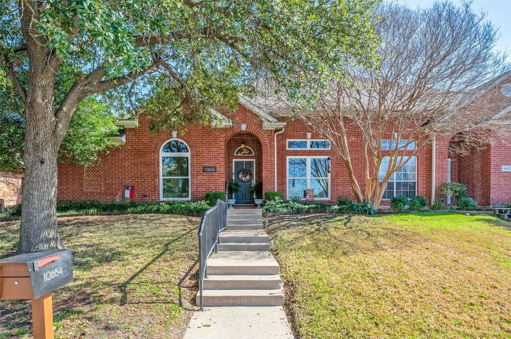 10654 Pagewood Drive, Dallas
