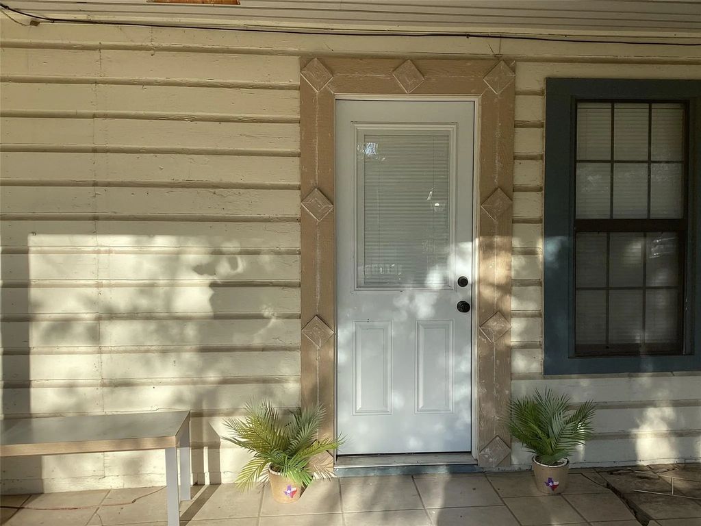 313 Sw 6th Street, Grand Prairie