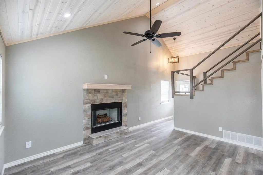 708 W 1st Street, Coleman