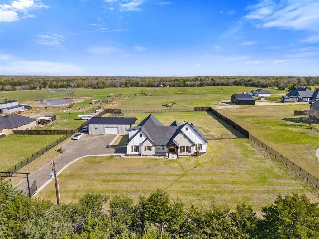 4933 County Road 2208, Greenville