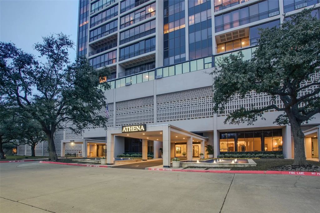 6335 W Northwest Highway 815, Dallas