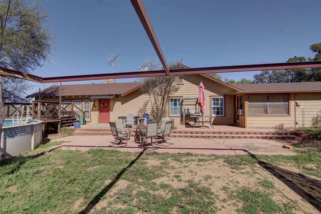 4301 Logans Lane, Lakeside