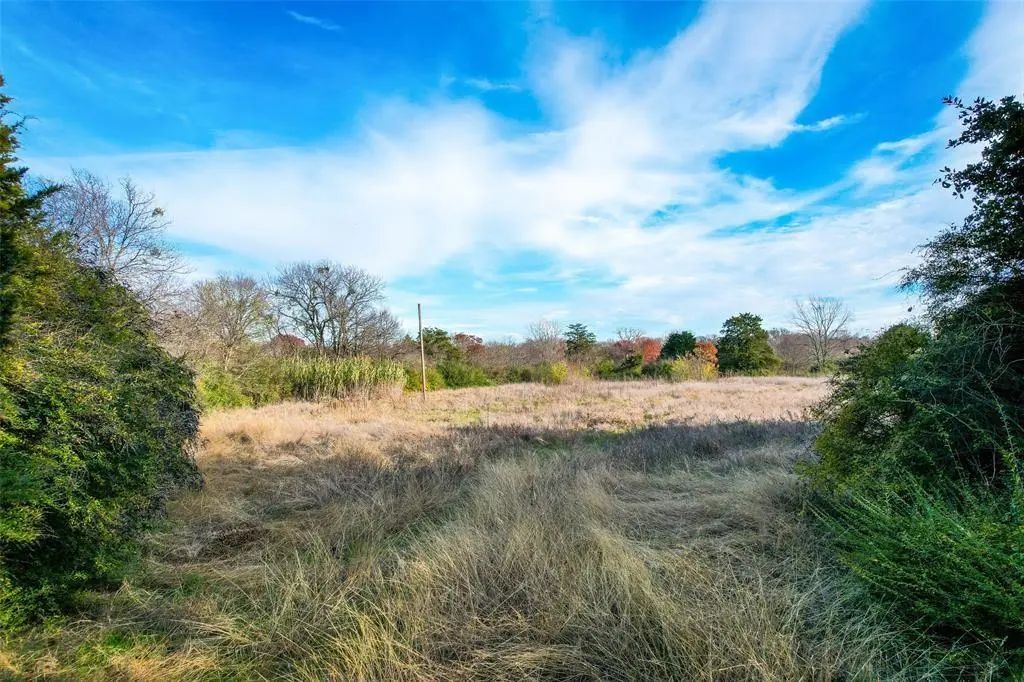 910 N Prairie Creek Road, Dallas