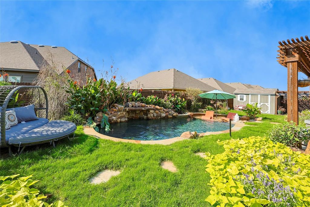 462 Wintergreen Drive, Waxahachie