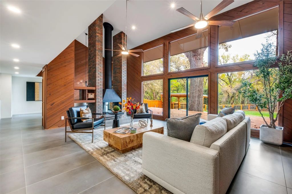 3974 Lost Creek Drive, Dallas