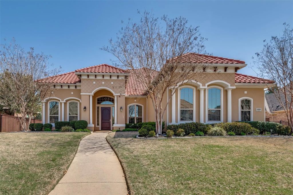 6909 Schubert, Colleyville