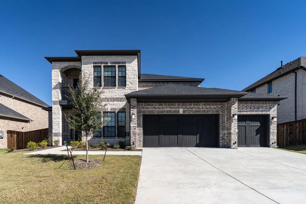 1818 Verona Lane, McLendon Chisholm