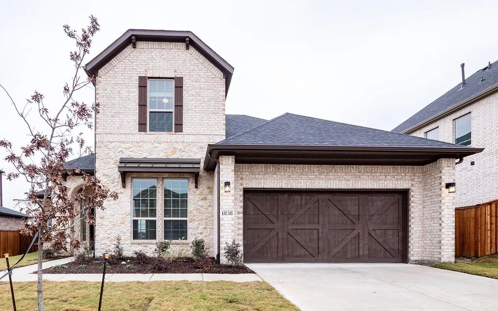 1838 Verona Lane, McLendon Chisholm