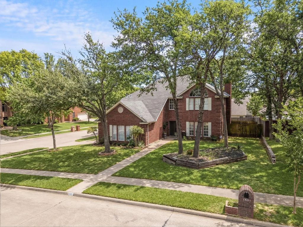1801 Sandalwood Lane, Grapevine
