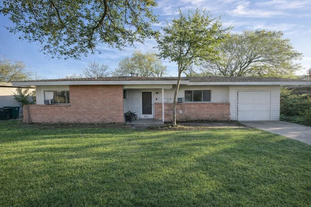 8401 Kinsale Court, Fort Worth