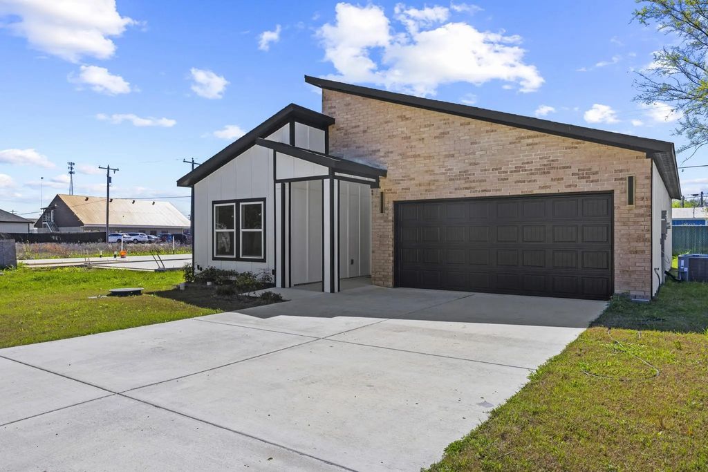 121 Loon Bay Drive, Gun Barrel City