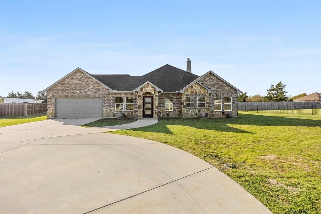 1218 Lynn Way, Waxahachie