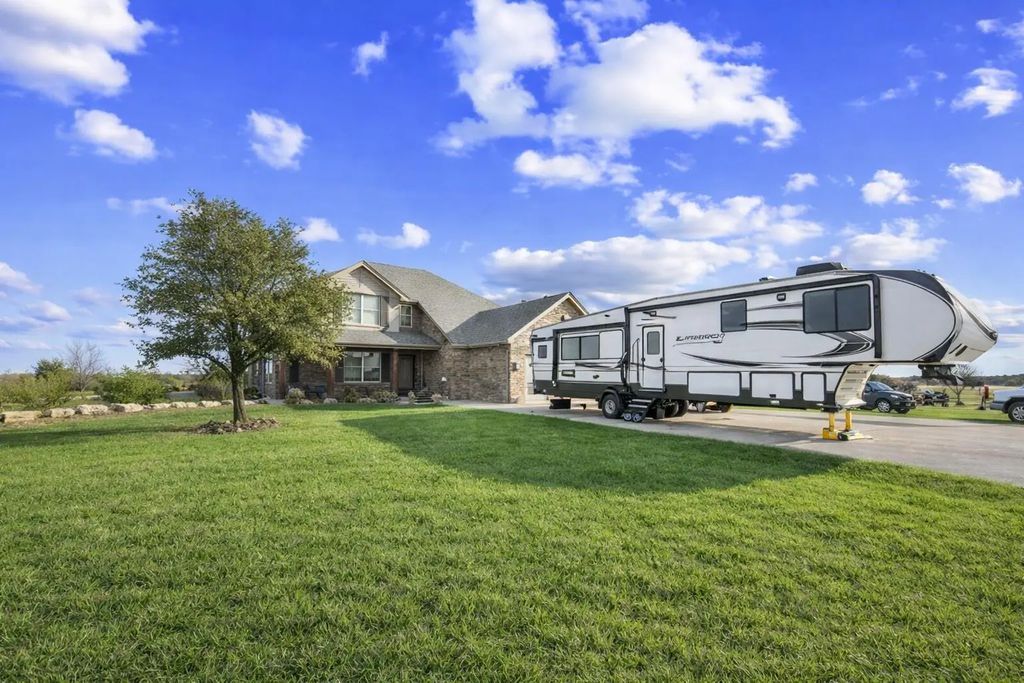 10550 Jackson Road, Krum