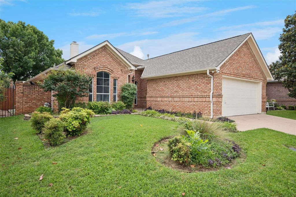 3216 Village Oak Drive, Arlington