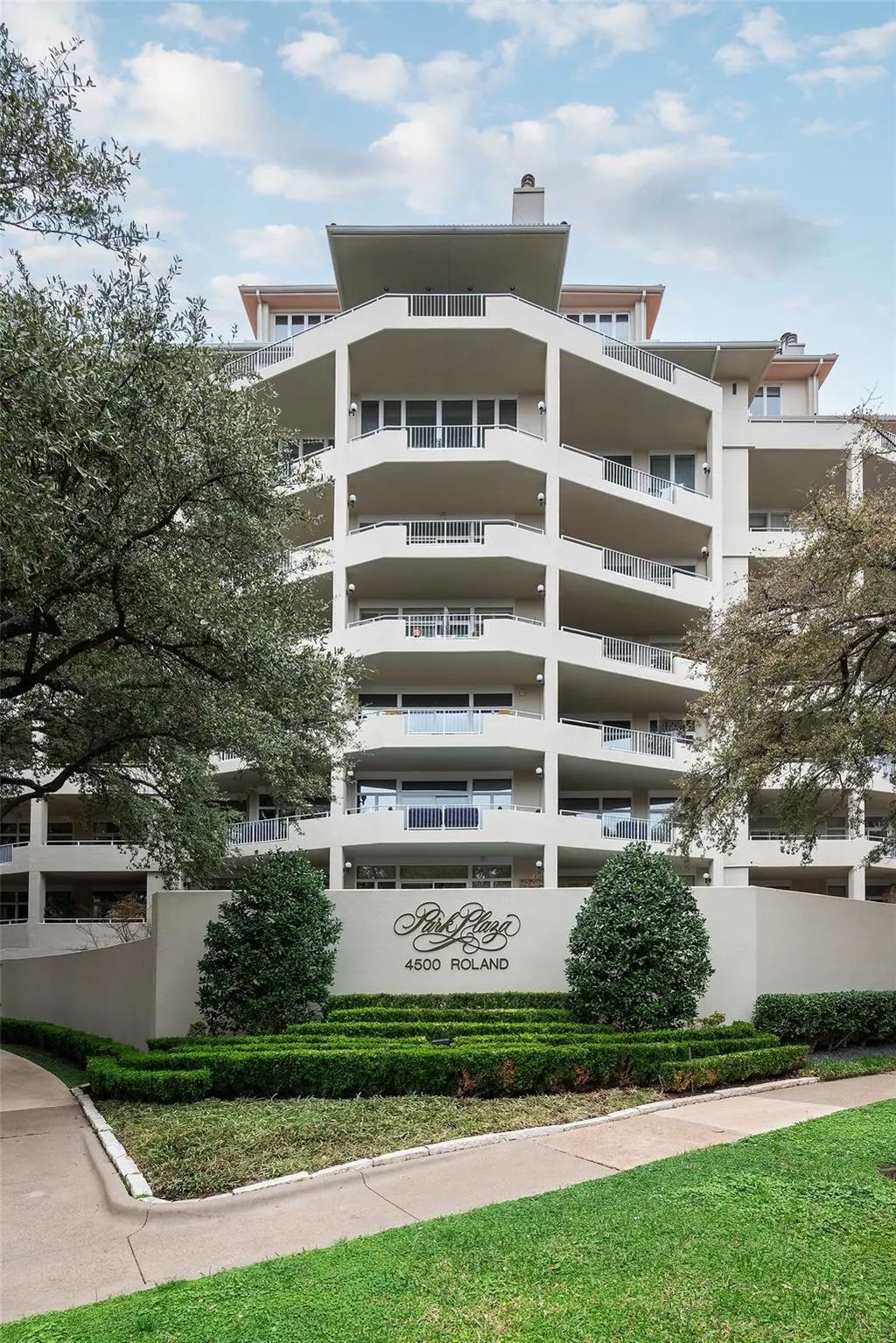 4500 Roland Avenue 605, Highland Park