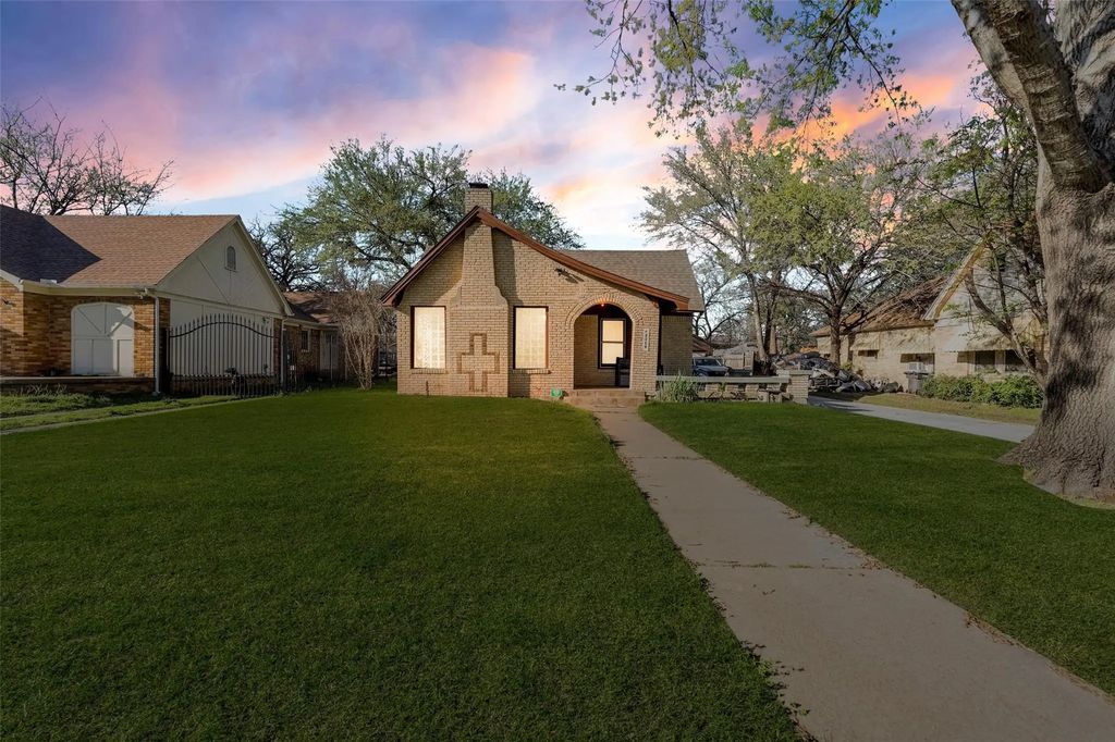 2329 Yucca Avenue, Fort Worth