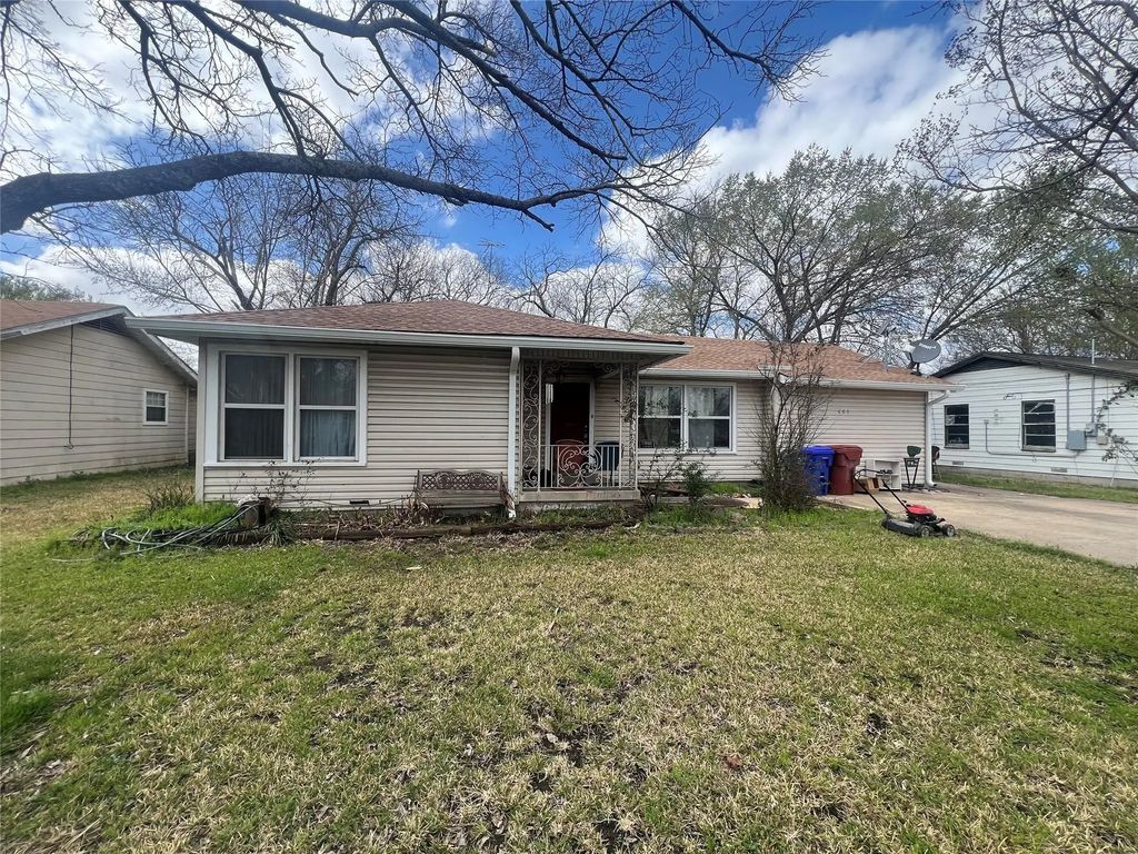 803 Peterson Street, Royse City