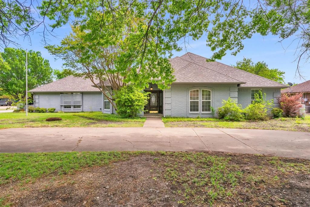 102 Vintage Drive, Waxahachie