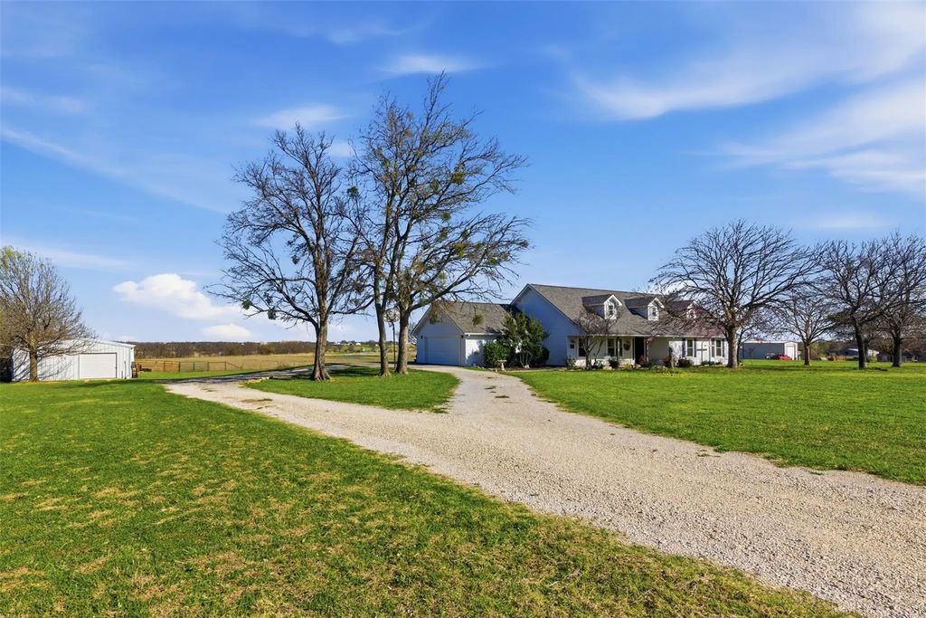 2376 Ripy Road, Krum