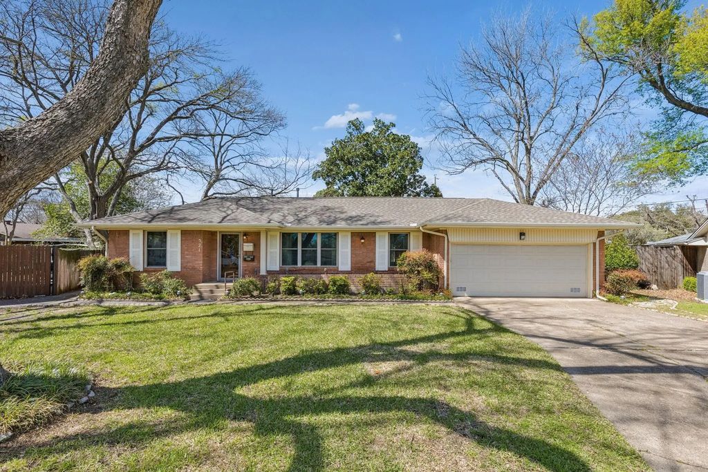 521 Huntingdon Court, Irving