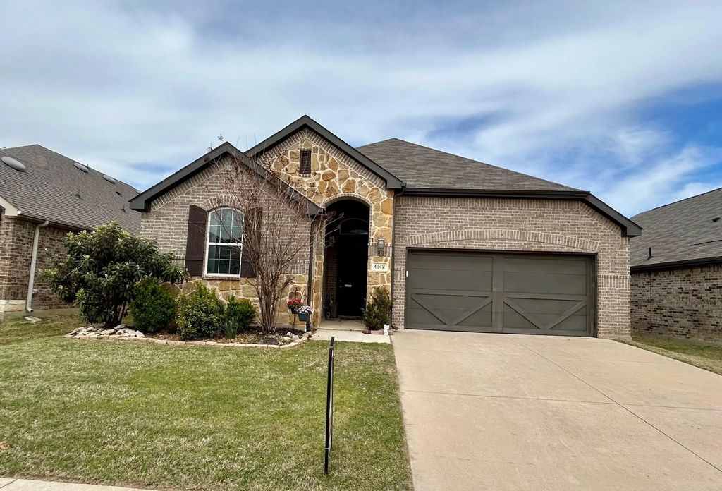 6512 Cedarhurst Court, Denton