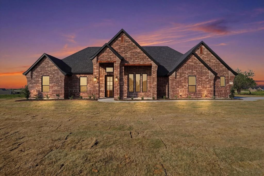 450 Red Bird Drive, Springtown
