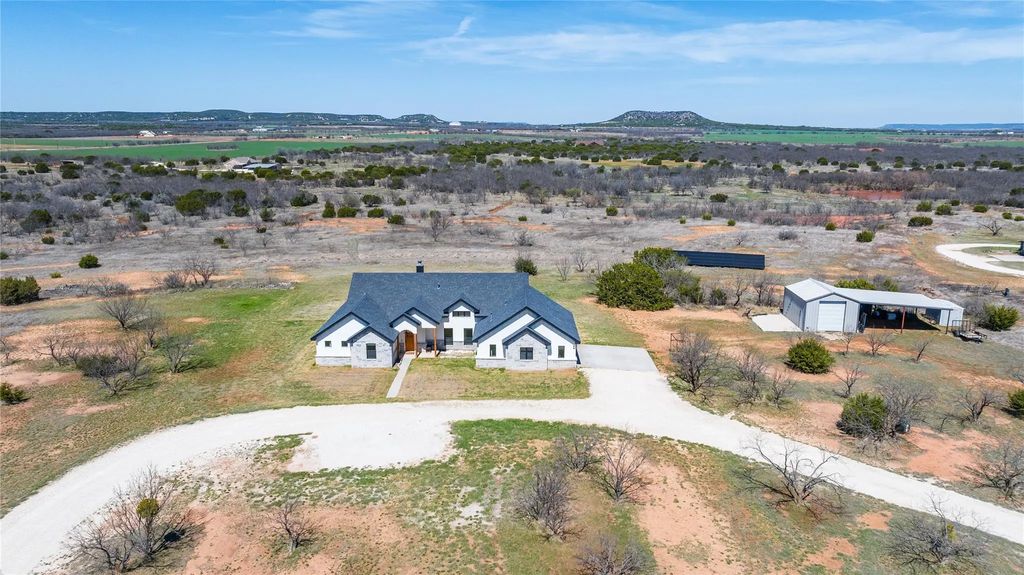 296 Mesquite Ridge Lane, Lawn