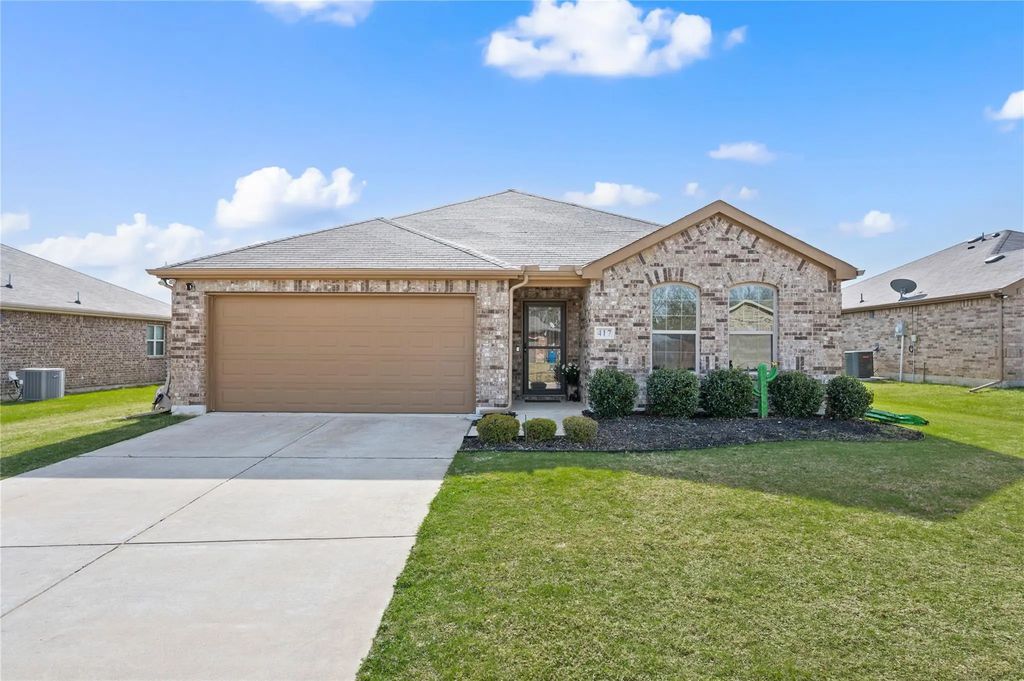 417 Highmeadow Drive, Aubrey