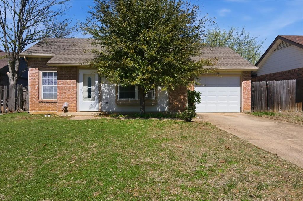 4621 Waterway Drive N, Fort Worth