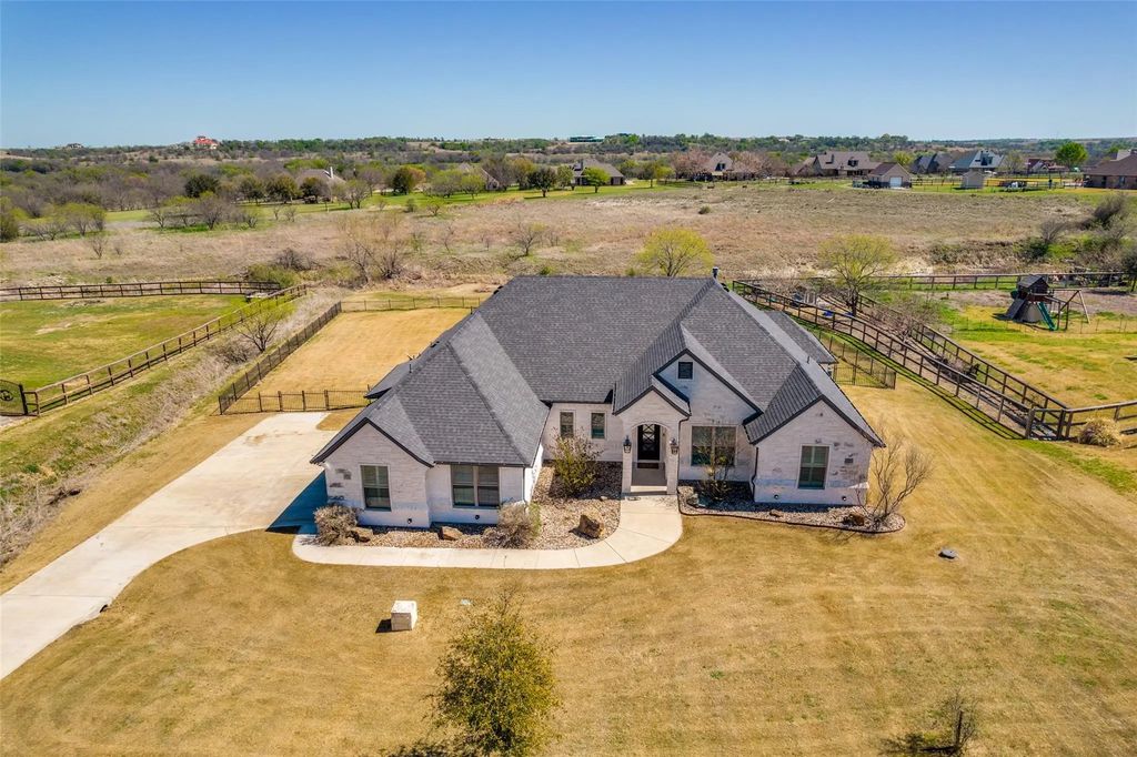 4630 Ladigo Lane, Fort Worth