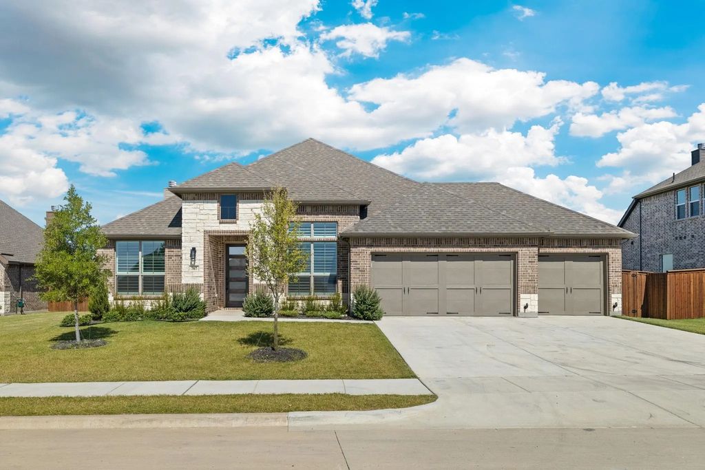 707 Soprano Drive, Forney
