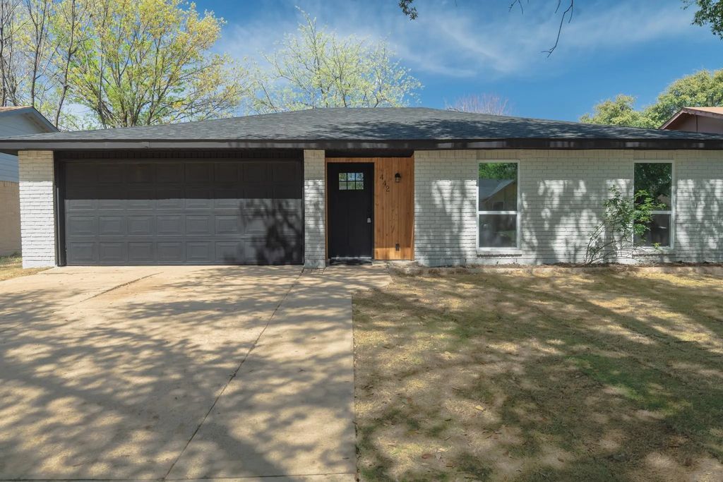 442 Lake Park Drive, Grand Prairie