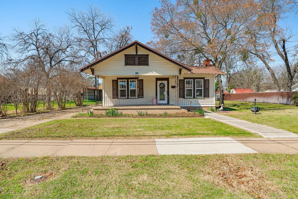 724 S Texas Street, De Leon