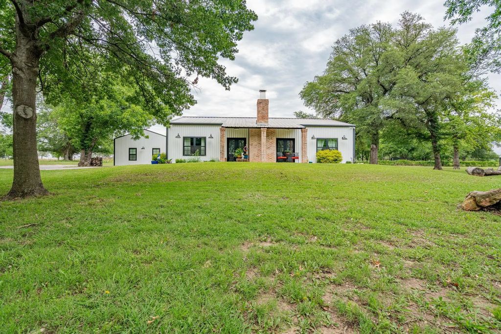 853 County Road 2215, Decatur