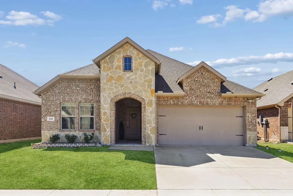 113 Cottage Lane, Royse City