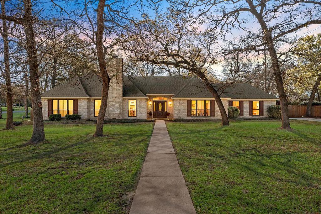 101 Private Road 1283, Fairfield