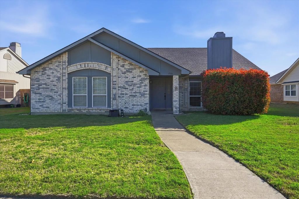 3928 Churchill Drive, Flower Mound
